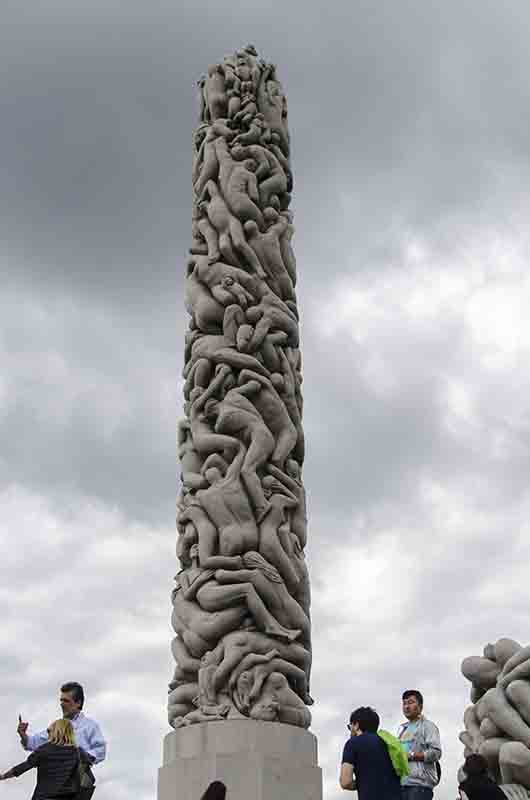 78 - Noruega - Oslo - parque Vigeland - El Monolito